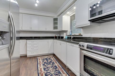 Photo 10 at 40 Cowley Avenue, City Centre West, Toronto