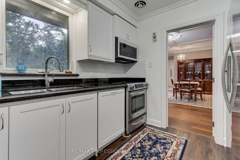 Photo 11 at 40 Cowley Avenue, City Centre West, Toronto