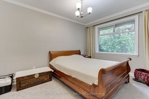 Photo 16 at 40 Cowley Avenue, City Centre West, Toronto