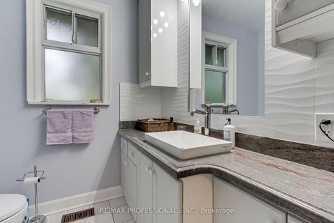 Photo 18 at 40 Cowley Avenue, City Centre West, Toronto