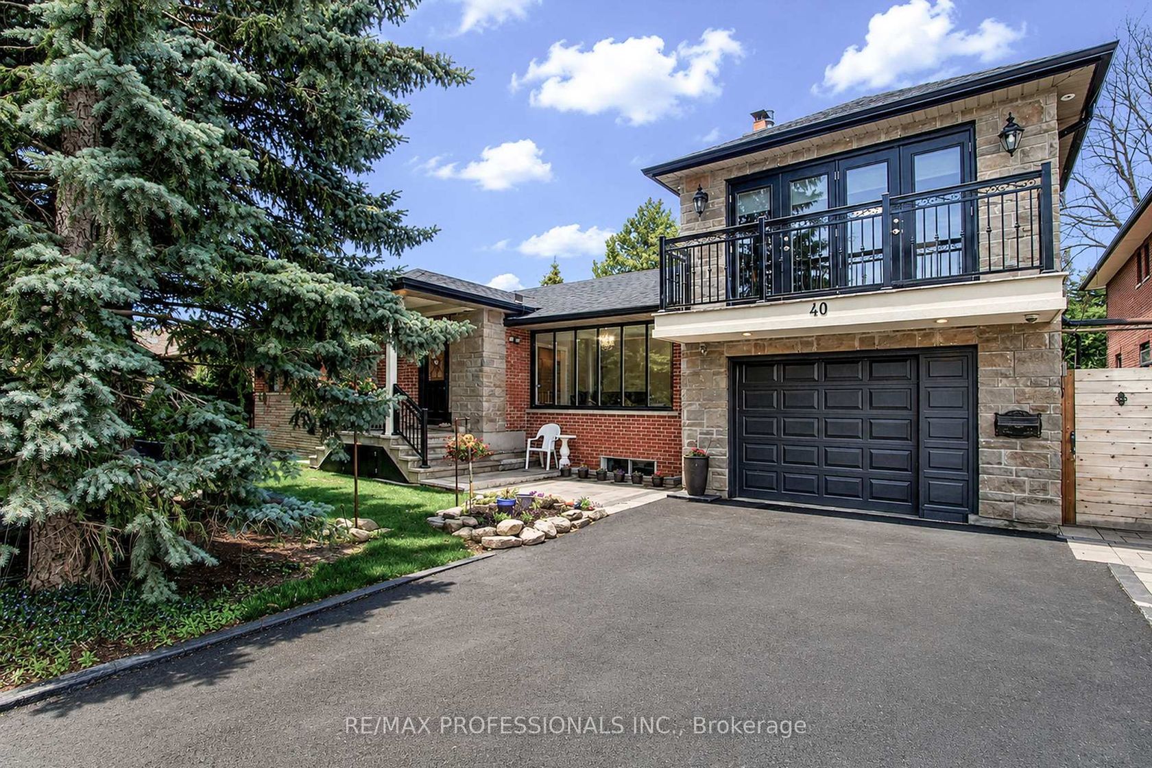 40 Cowley Avenue, City Centre West, Toronto photo 5