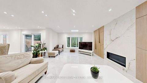 Photo 12 at 2B Trinity Crescent, Doncrest, Richmond Hill