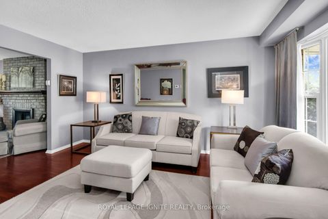 Photo 5 at 55 Fawcett Trail, Malvern, Toronto