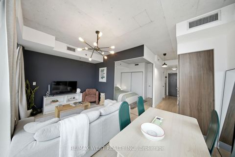 Photo 4 at 1810 - 20 Minowan Miikan Lane, Little Portugal, Toronto