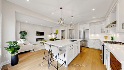 Photo 9 at 35 Lauderdale Drive, Patterson, Vaughan