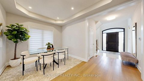 Photo 14 at 35 Lauderdale Drive, Patterson, Vaughan