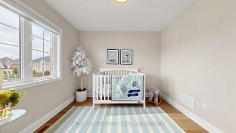 Photo 32 at 35 Lauderdale Drive, Patterson, Vaughan