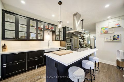 Photo 11 at 737 Shaw Street, Little Italy, Toronto