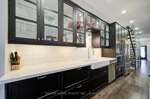 Photo 12 at 737 Shaw Street, Little Italy, Toronto
