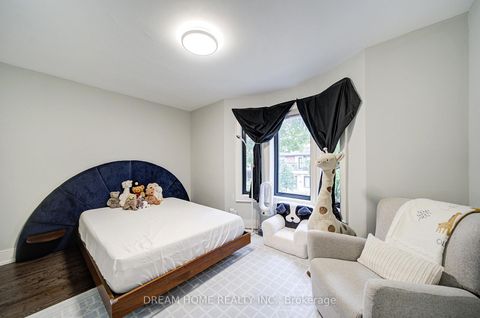 Photo 26 at 737 Shaw Street, Little Italy, Toronto