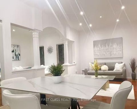 Photo 4 at 79 Carnoustie Crescent, Jefferson, Richmond Hill