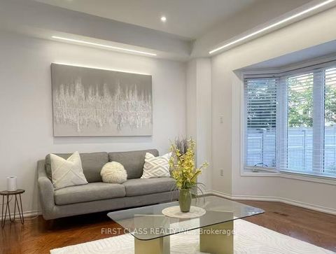 Photo 7 at 79 Carnoustie Crescent, Jefferson, Richmond Hill