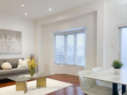 Photo 8 at 79 Carnoustie Crescent, Jefferson, Richmond Hill