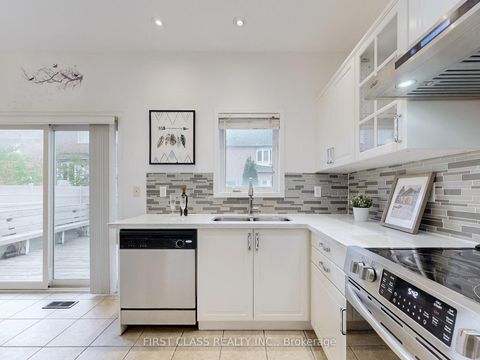 Photo 9 at 79 Carnoustie Crescent, Jefferson, Richmond Hill