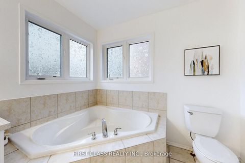Photo 17 at 79 Carnoustie Crescent, Jefferson, Richmond Hill