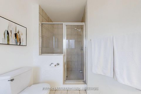 Photo 19 at 79 Carnoustie Crescent, Jefferson, Richmond Hill