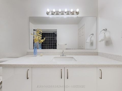 Photo 20 at 79 Carnoustie Crescent, Jefferson, Richmond Hill