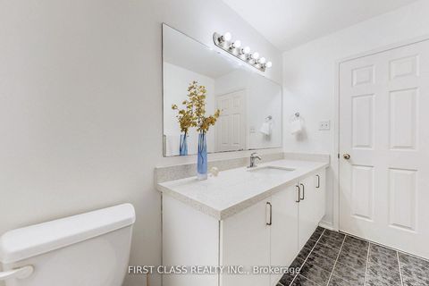 Photo 26 at 79 Carnoustie Crescent, Jefferson, Richmond Hill