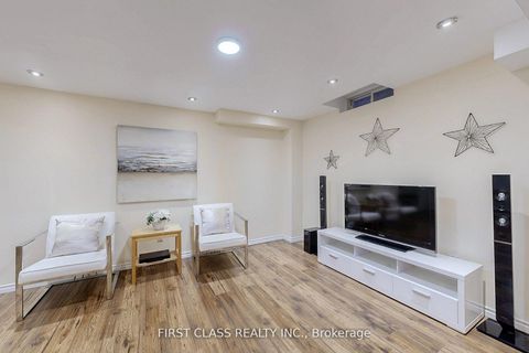 Photo 27 at 79 Carnoustie Crescent, Jefferson, Richmond Hill