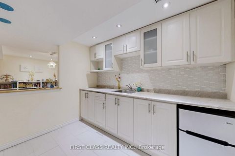 Photo 30 at 79 Carnoustie Crescent, Jefferson, Richmond Hill
