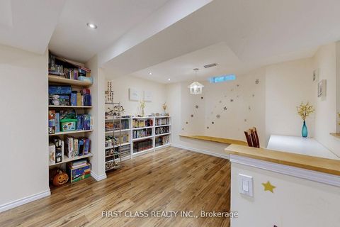 Photo 32 at 79 Carnoustie Crescent, Jefferson, Richmond Hill