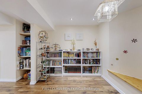 Photo 35 at 79 Carnoustie Crescent, Jefferson, Richmond Hill
