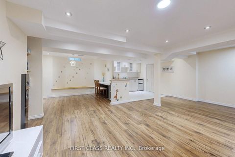 Photo 36 at 79 Carnoustie Crescent, Jefferson, Richmond Hill