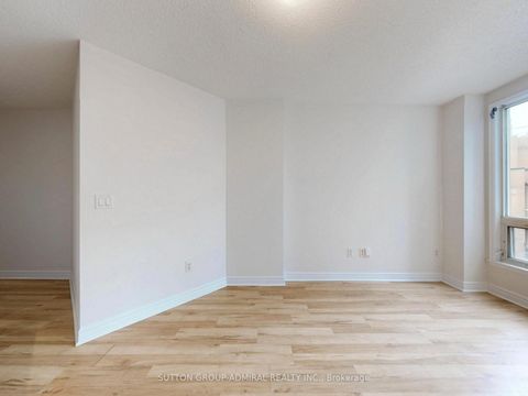 Photo 8 at 812 - 100 Hayden Street, Yonge Corridor, Toronto