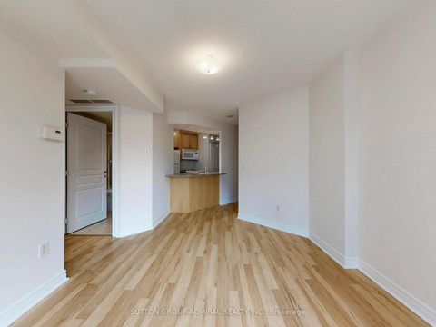 Photo 9 at 812 - 100 Hayden Street, Yonge Corridor, Toronto