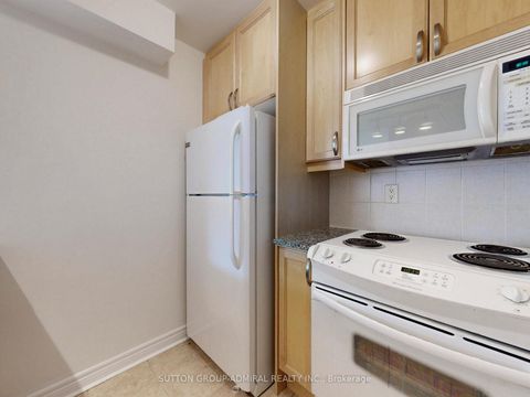 Photo 12 at 812 - 100 Hayden Street, Yonge Corridor, Toronto
