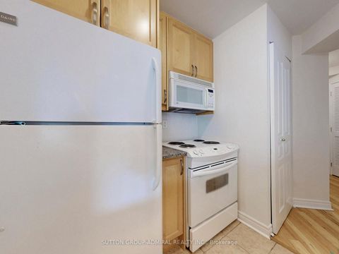 Photo 13 at 812 - 100 Hayden Street, Yonge Corridor, Toronto