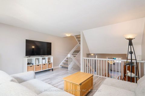 Photo 4 at 65 - 10 Rodda Boulevard, West Hill, Toronto