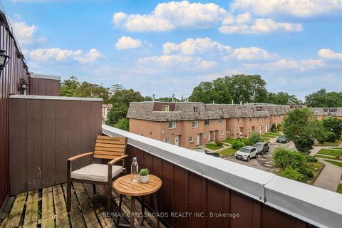 Photo 15 at 65 - 10 Rodda Boulevard, West Hill, Toronto