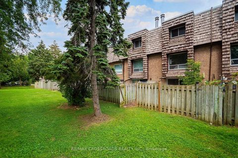 Photo 28 at 65 - 10 Rodda Boulevard, West Hill, Toronto
