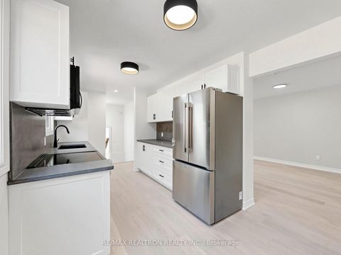 Photo 8 at 20 Harnworth Drive, Hillcrest Village, Toronto