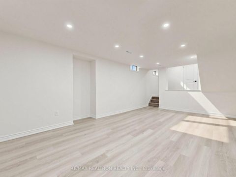 Photo 29 at 20 Harnworth Drive, Hillcrest Village, Toronto
