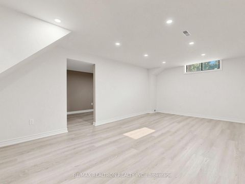 Photo 30 at 20 Harnworth Drive, Hillcrest Village, Toronto