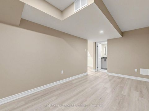 Photo 33 at 20 Harnworth Drive, Hillcrest Village, Toronto