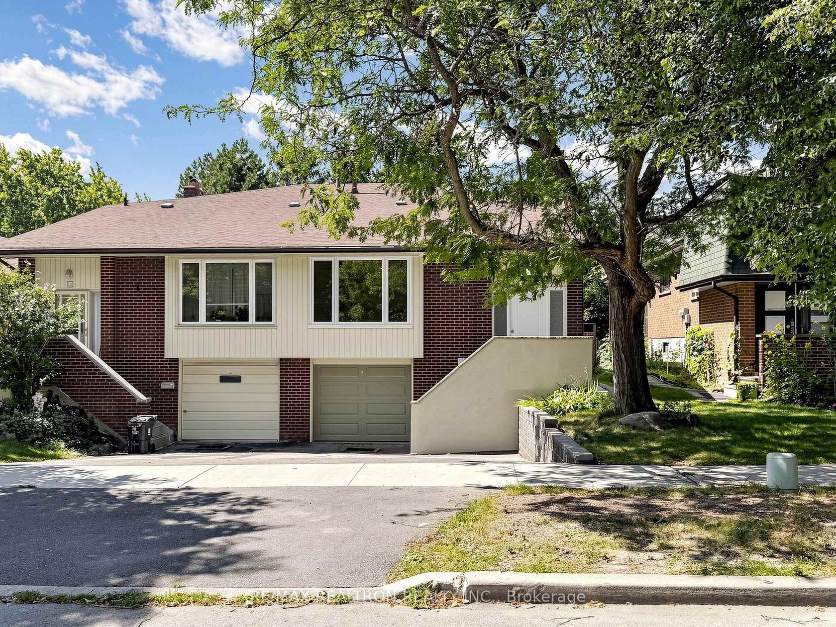 20 Harnworth Drive, Hillcrest Village, Toronto 