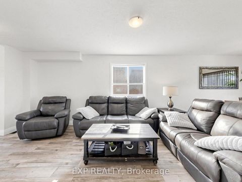 Photo 3 at 6 Booth Lane, Painswick South, Barrie