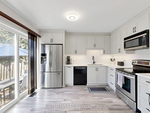 Photo 7 at 6 Booth Lane, Painswick South, Barrie