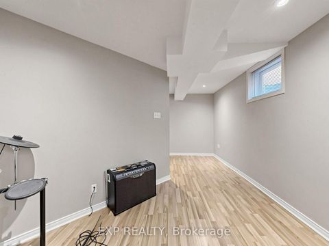 Photo 34 at 6 Booth Lane, Painswick South, Barrie