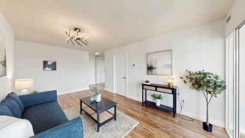 Photo 2 at 608 - 1 Hycrest Avenue, Willowdale East, Toronto