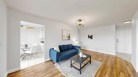 Photo 3 at 608 - 1 Hycrest Avenue, Willowdale East, Toronto