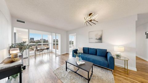 Photo 4 at 608 - 1 Hycrest Avenue, Willowdale East, Toronto