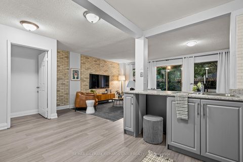 Photo 5 at 18 - 11 Livonia Place, Morningside, Toronto