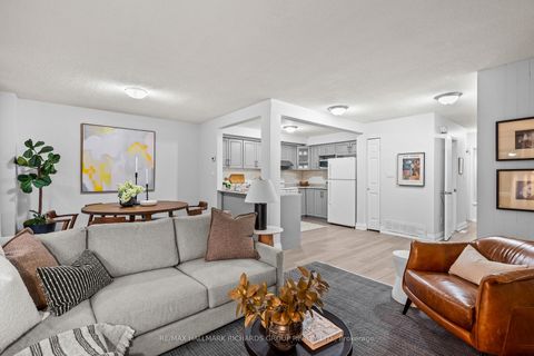 Photo 9 at 18 - 11 Livonia Place, Morningside, Toronto