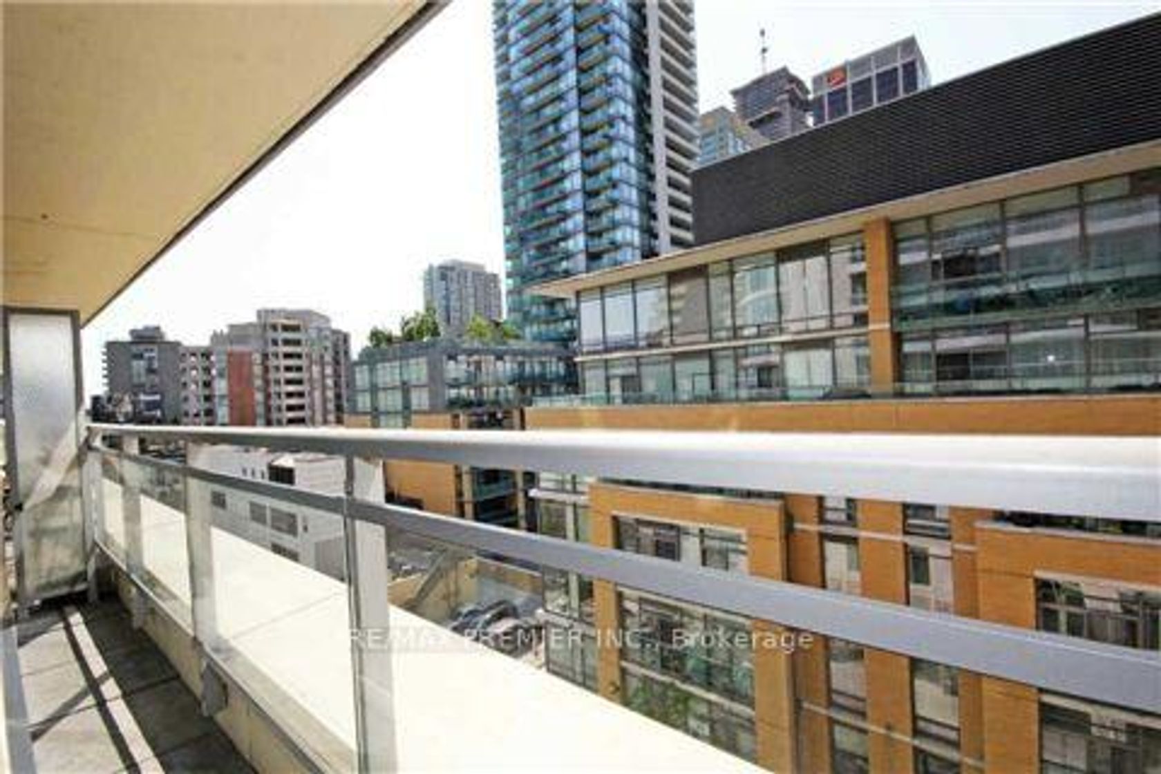 605 - 8 Scollard Street S, Annex, Toronto photo number 2
