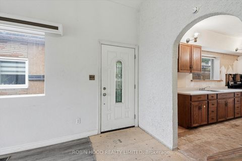 Photo 3 at 8 Pandora Circle, Woburn, Toronto