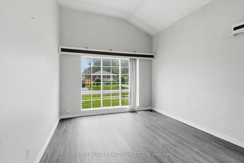 Photo 5 at 8 Pandora Circle, Woburn, Toronto